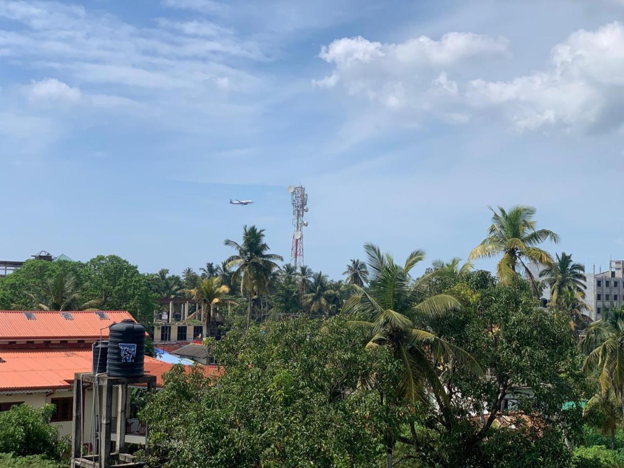 Lucky Transit Hotel - Katunayake Airport Exterior foto